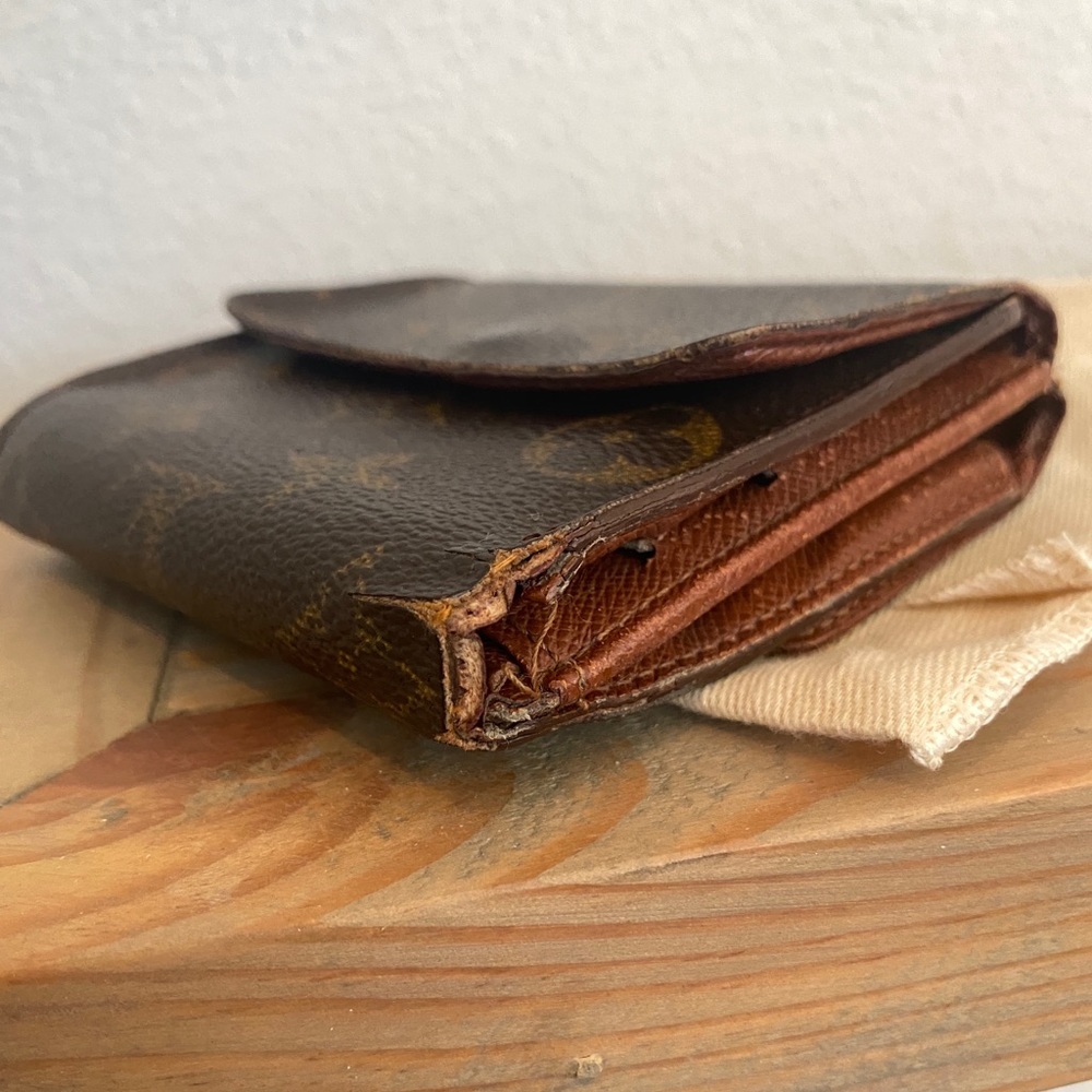 Louis Vuitton Compact Wallet - Picture 2 of 11